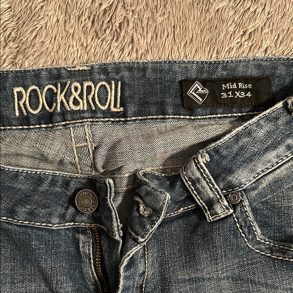 Rock & Roll Cowgirl Bootcut jeans. Mid rise. Size 31 x 34 - Picture 3 of 10